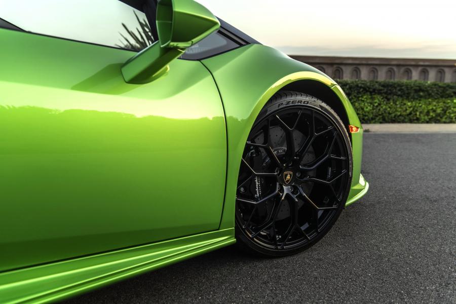 Детали экстерьера Lamborghini Huracan EVO Spyder (LB724) 2019 года  (NA) (фото 5 из 8)